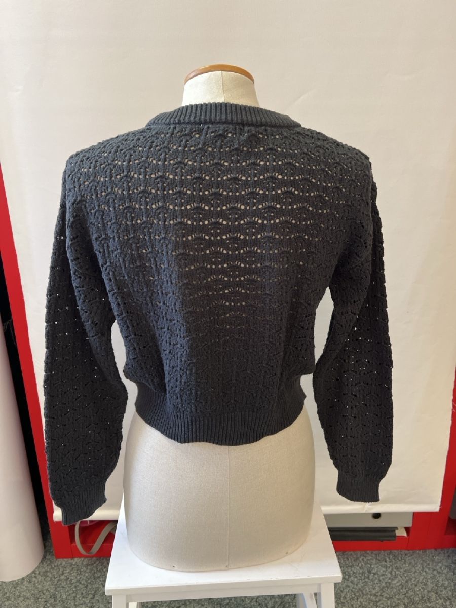 H&M Pulls et sweat-shirts: Frühlings Mädchen BW-Garn Pullover 158 – D'occasion à Oberglatt ZH par ble_75jw 1