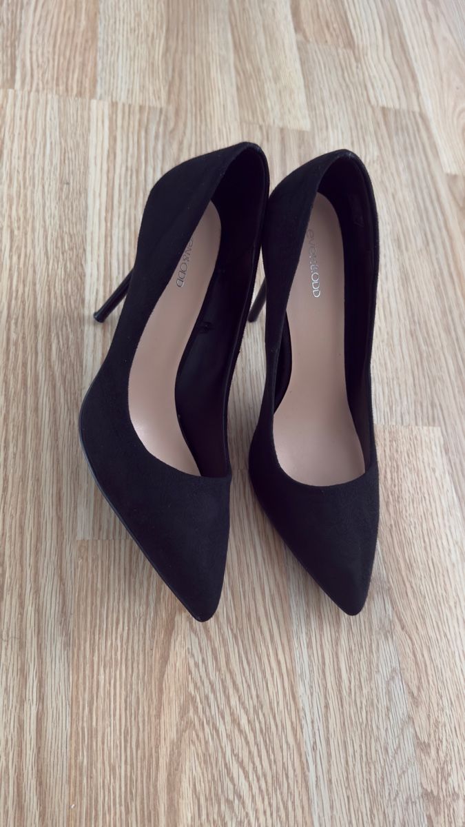 Scarpe da donna: Chic classic high-heeled shoes – Usato da Zürich venduto da ish_6v8w