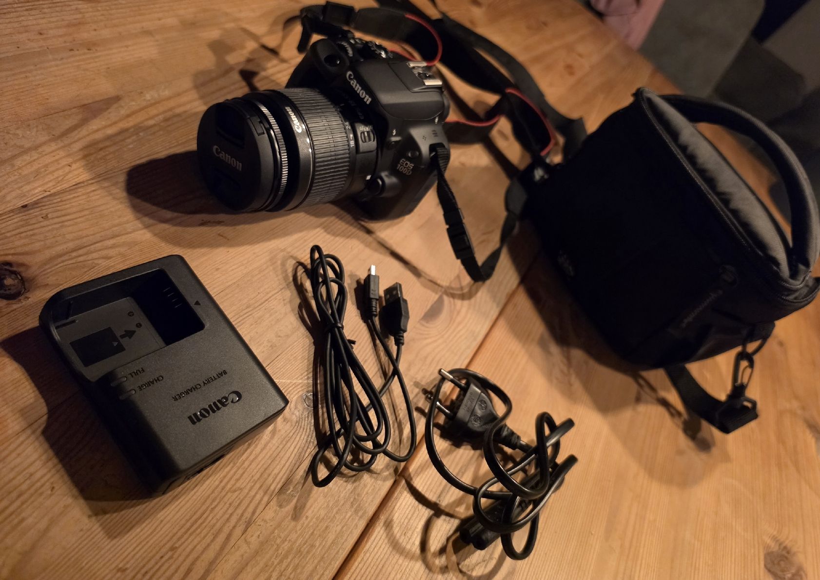 Canon Fotocamera: Canon EOS 100D - DSLR, 18 Megapixel, Touchscreen – Usato da Gerolfingen venduto da GiulianoB90 6