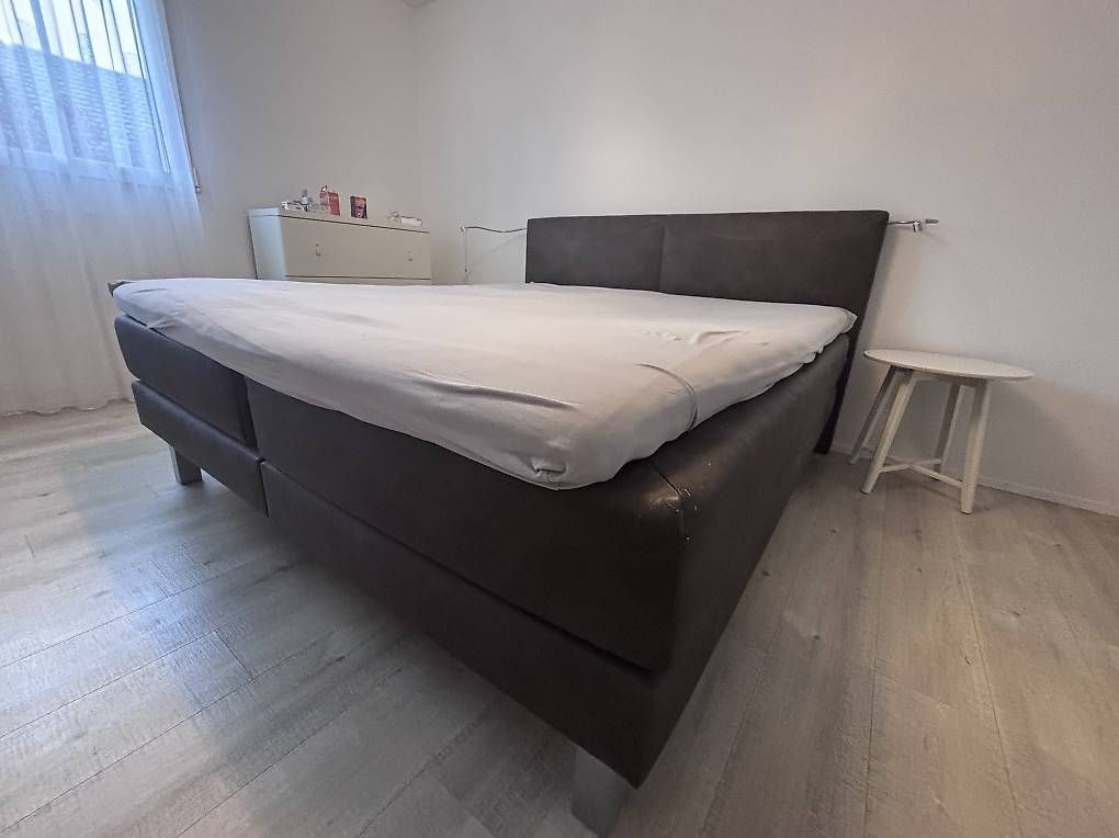 Letti: Boxspringbett mit neuem Topper – Usato da Hägglingen venduto da nig_f6pw