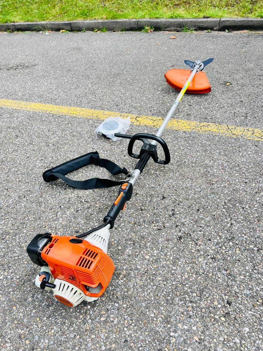 Stihl Tutti gli attrezzi: Rasentrimmer Stihl FS 100 R – Usato da Urdorf venduto da mas_5wfz 2