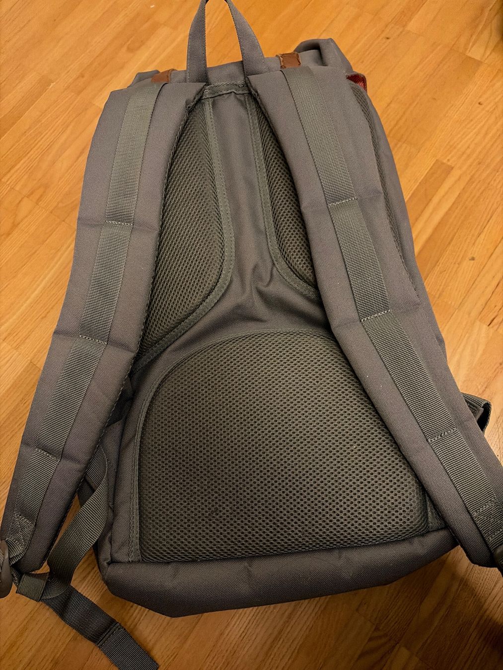 Herschel Zaini: Herschel Rucksack – Usato da Männedorf venduto da ali_5krk 2