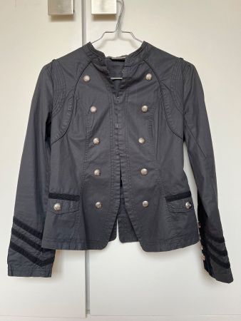 Schwarze Jacke im Military-Stil, Grösse M, Top Zustand!