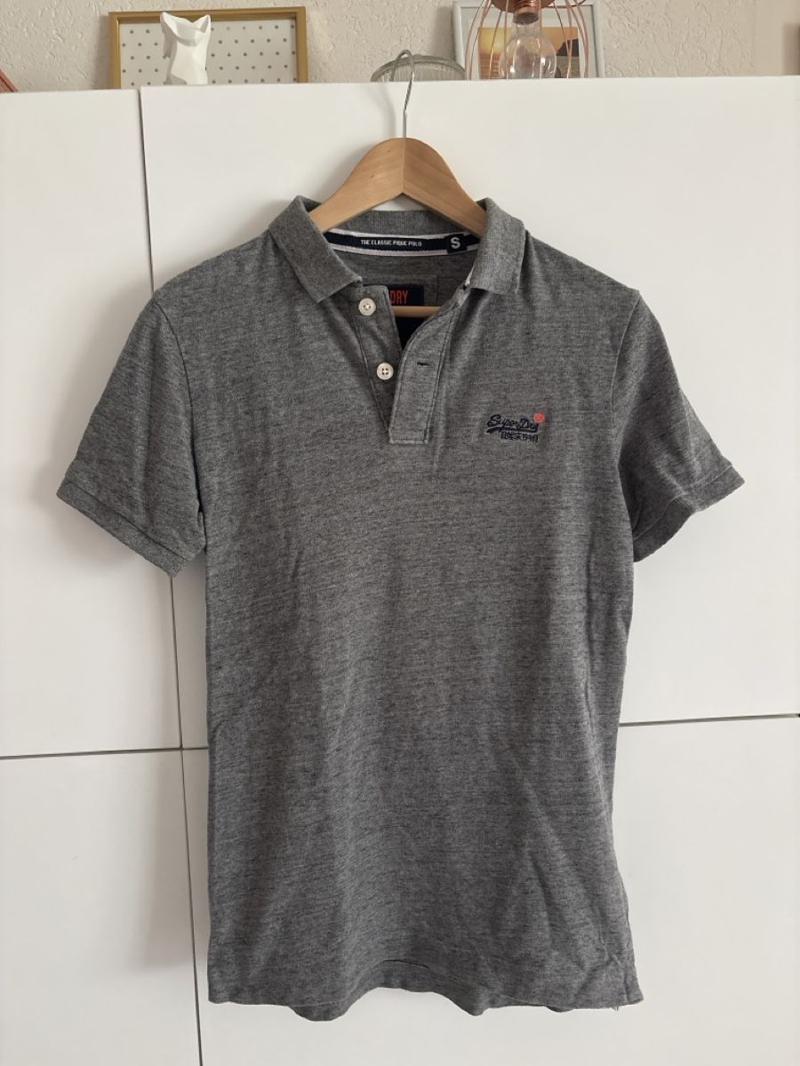Superdry Magliette Polo: Polo Superdry gris, taille S, – Nuovo (secondo la descrizione) da Pully venduto da kaba07