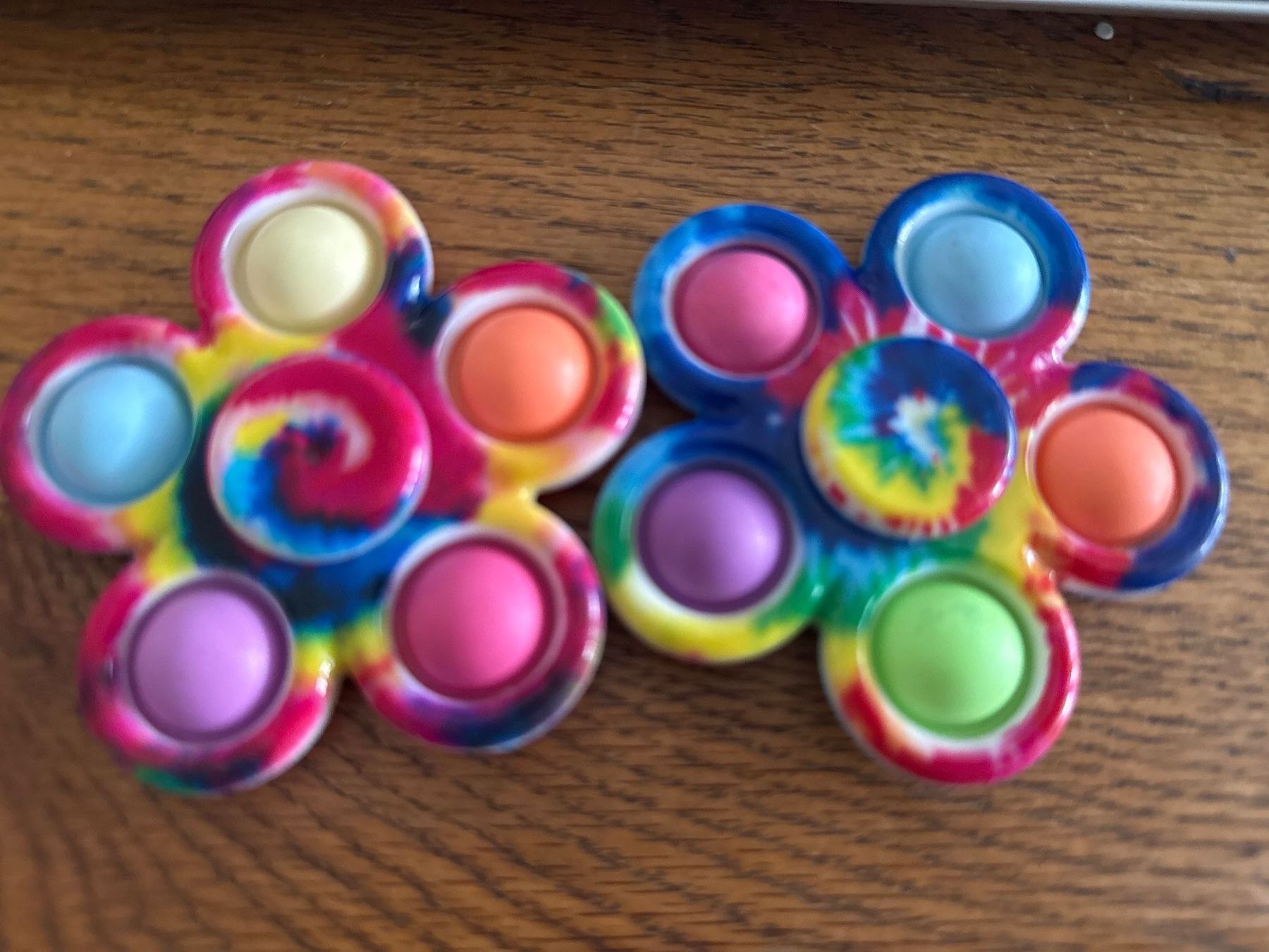 Giocattoli: 2x Fidget-Spinner: sensorisches Stressabbau Drehspielzeug – Nuovo (secondo la descrizione) da Teufenthal AG venduto da MeineSchatztruhe