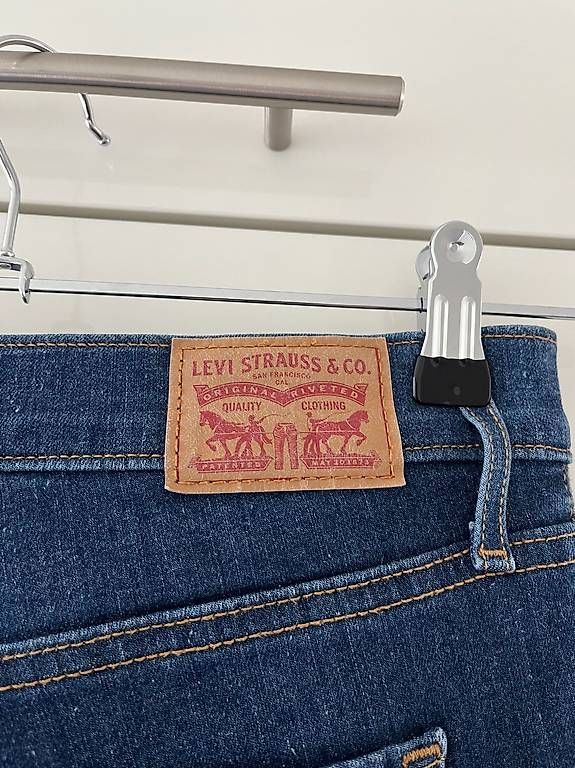 Levi's Jeans: Jeans -  Levi - sehr wenig gebraucht – Gebraucht aus Zürich von K.B123 2