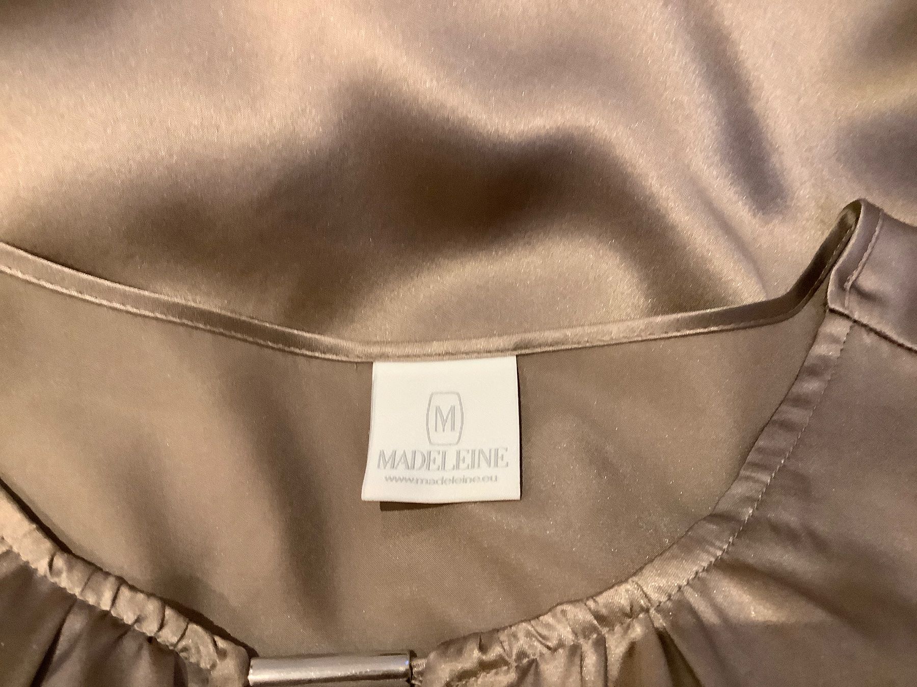 Madeleine Camicette: Wunderschöne Seidenbluse von Madeleine neu – Usato da Triesen venduto da boston7 2