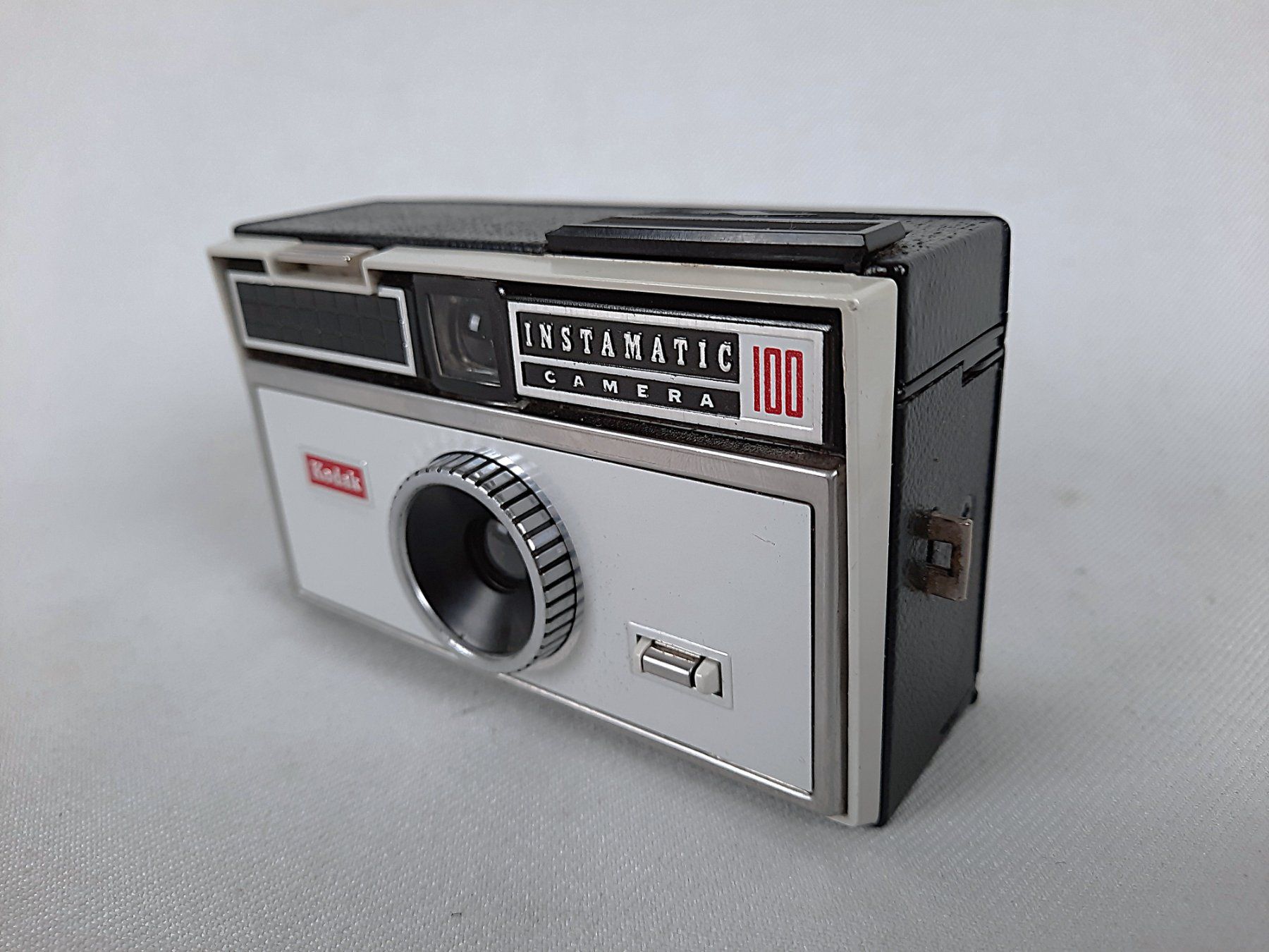 Kodak Fotocamera: KODAK INSTAMATIC 100 Camera Vintage Deko – Usato da Beinwil am See venduto da Restwert_Beinwil 1