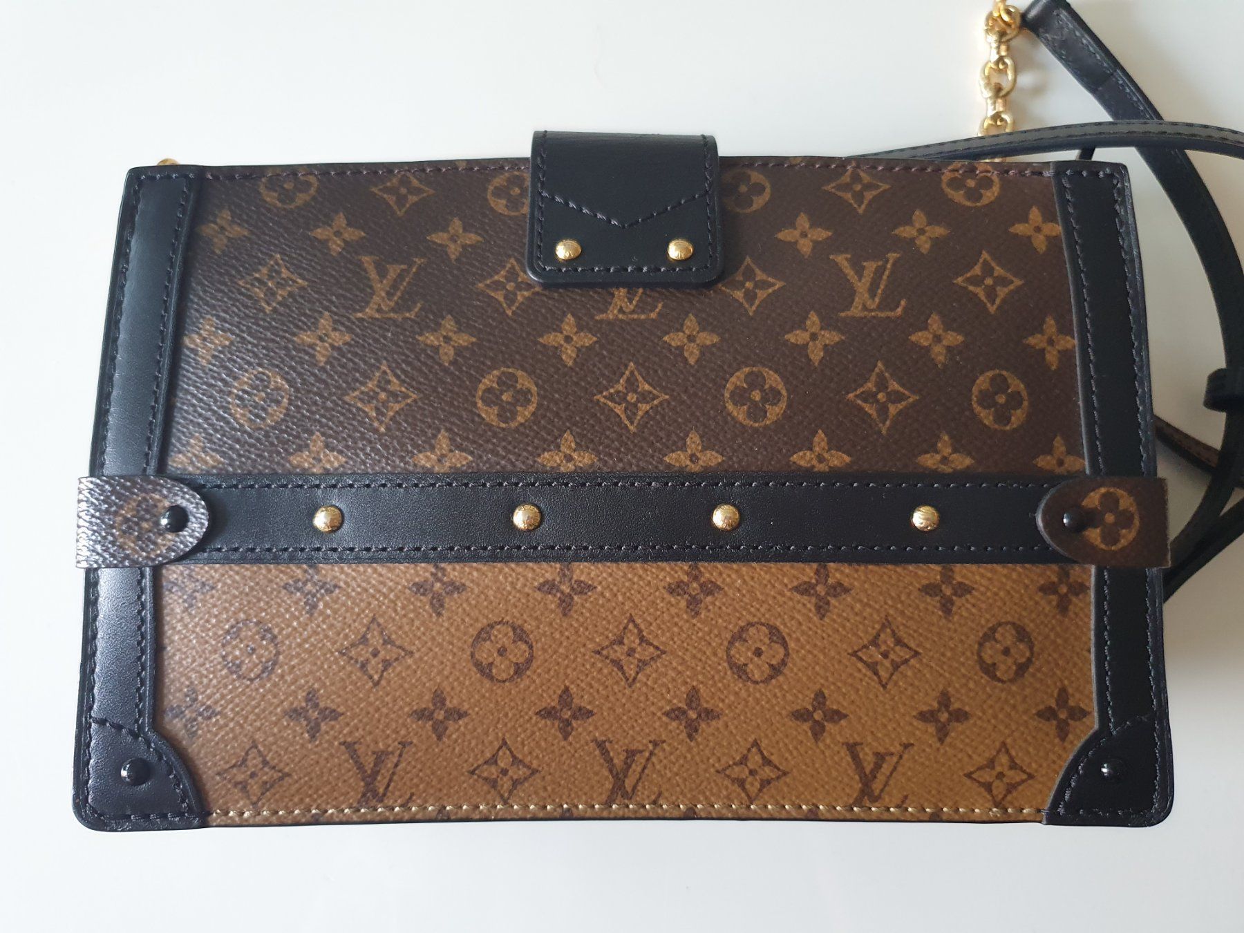 Louis Vuitton Borse da donna: FULLSET Louis Vuitton Trunk Clutch Reverse Canvas Monogram – Usato da Naters venduto da Monika-K 5