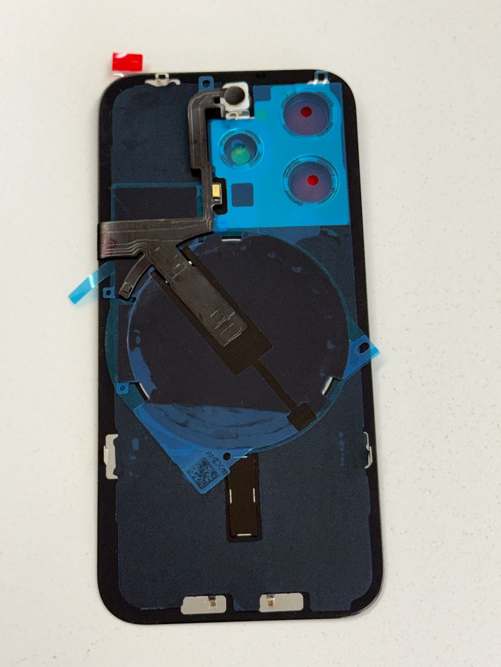 Apple Telefoni cellulari / Smartphones: Vitre Arrière pour iPhone 15 Pro avec NFC | Flash – Nuovo e nell'imballaggio originale da Zug venduto da ElPhone 1