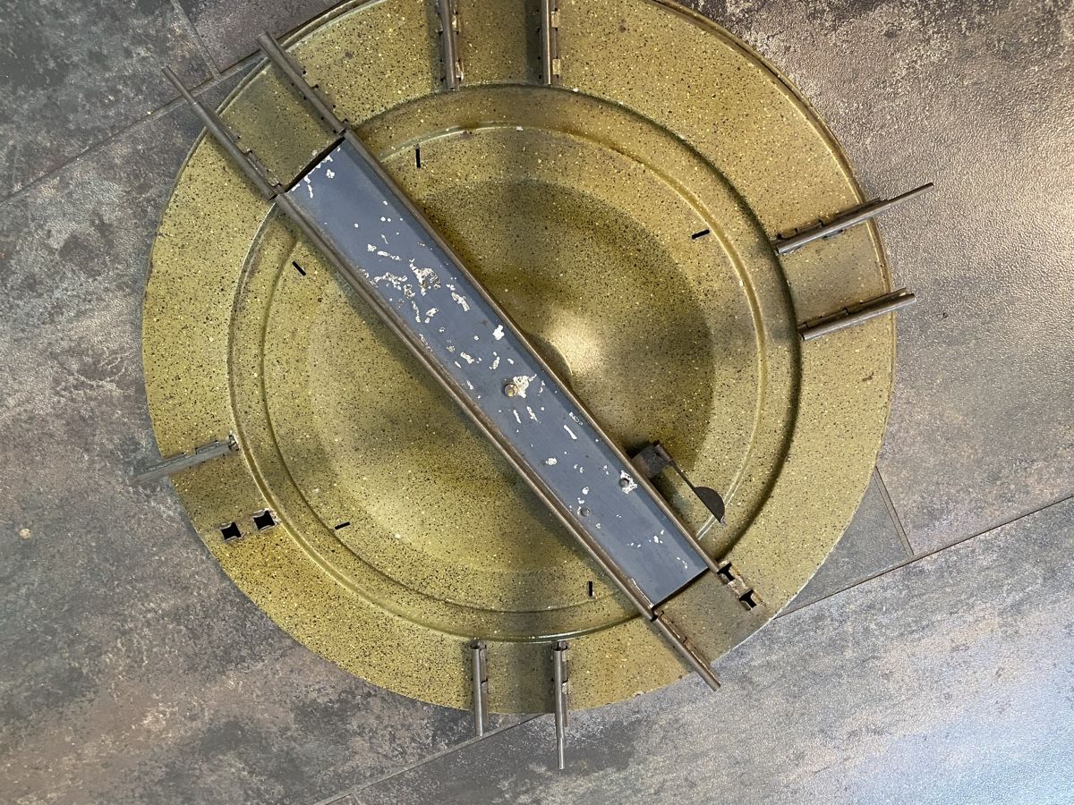 Märklin Modelleisenbahnen: Alte Märklin Drehscheibe, Stellwerk  – Gebraucht aus Mosnang von Goldwasser 1
