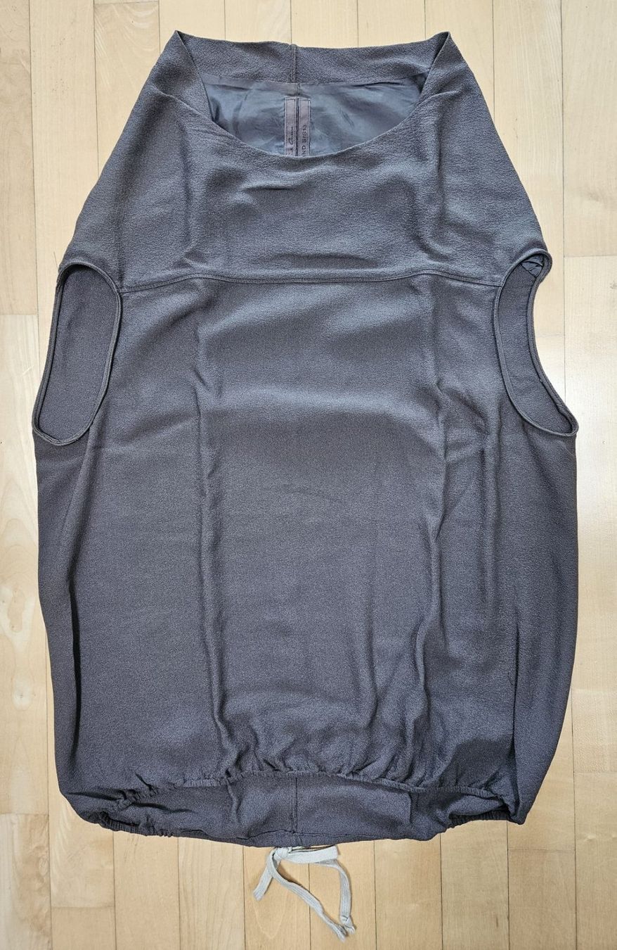 Rick Owens Camicette: Rick Owens Seidenbluse, Gr.38, Farbe Oliv – Usato da St. Gallen venduto da AnBau 1