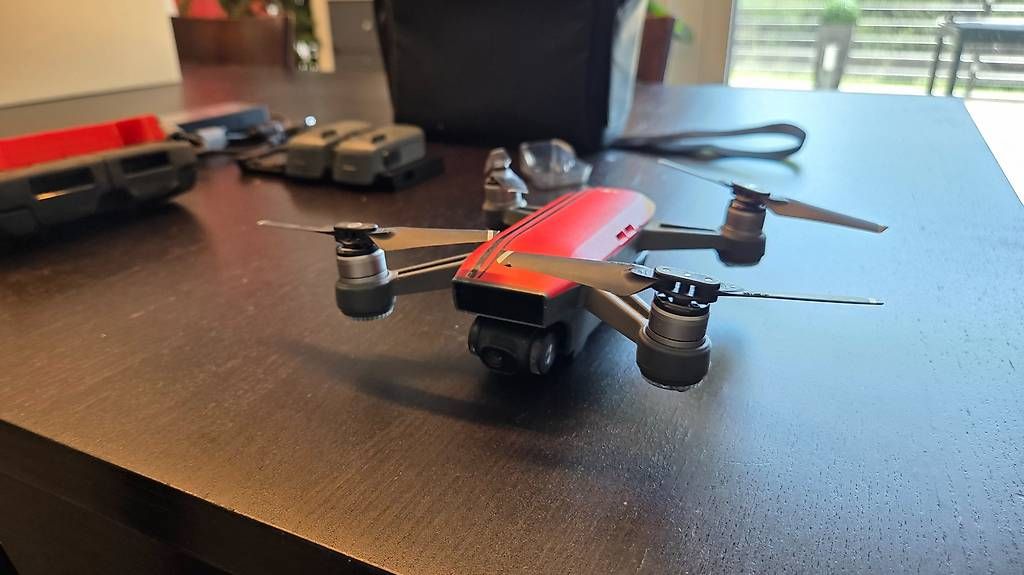 Modellismo RC: DJI Spark Fly More Combo (Akkus defekt) – Usato da Ermenswil venduto da D3Troy