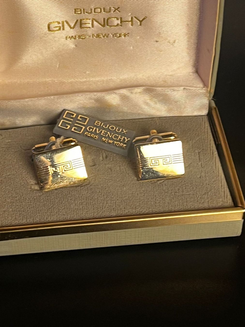 Givenchy Gemelli: Givenchy Paris Vintage Cufflinks mit Etui – Nuovo (secondo la descrizione) da Winterthur venduto da Dejv 1
