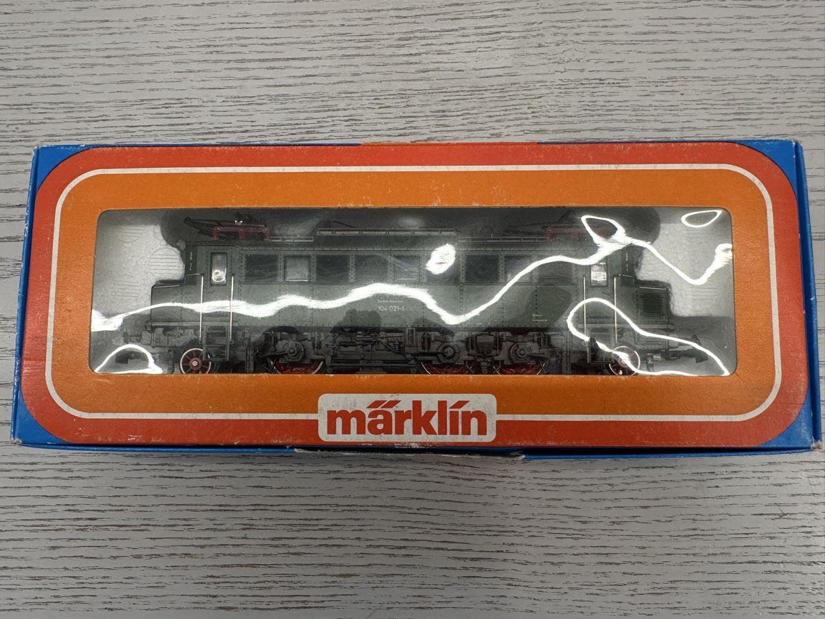 Märklin Modellini di ferrovie: Märklin 3049 DB BR 104 – Usato da Lupsingen venduto da New-Haven 7