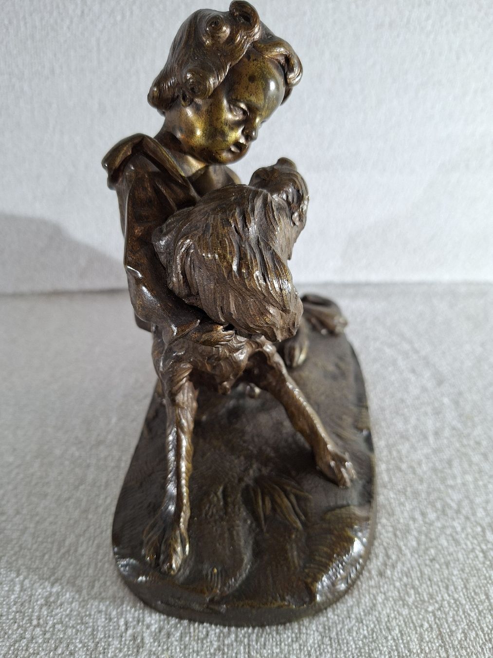 Sculture & Statue: Bronze Antik, Mädchen mit Hund – Usato da Grindelwald venduto da carro5 4