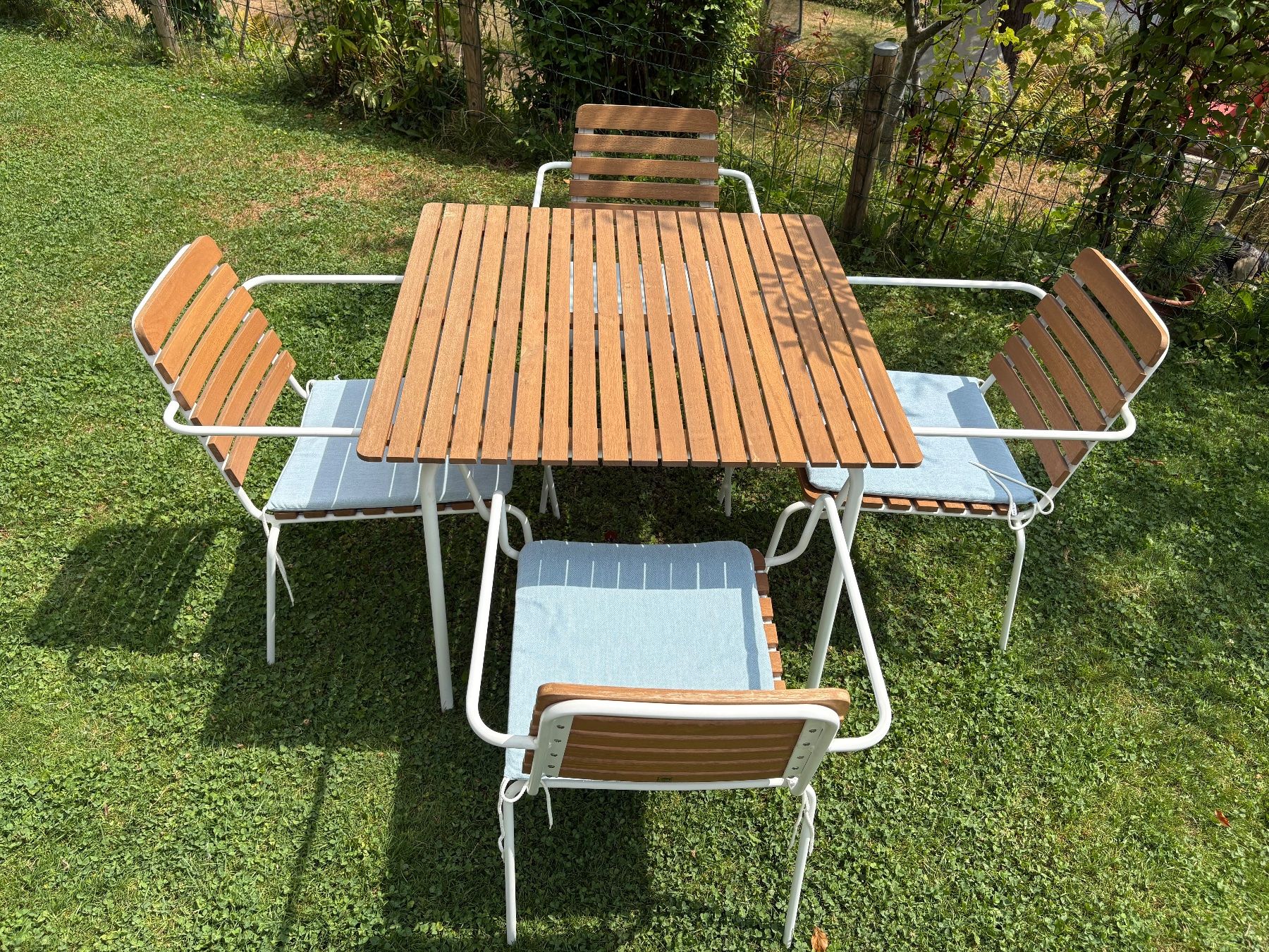 Micasa Set de table et chaises: Terrassentisch mit 6 Stühlen – D'occasion à Belp par mikemaru