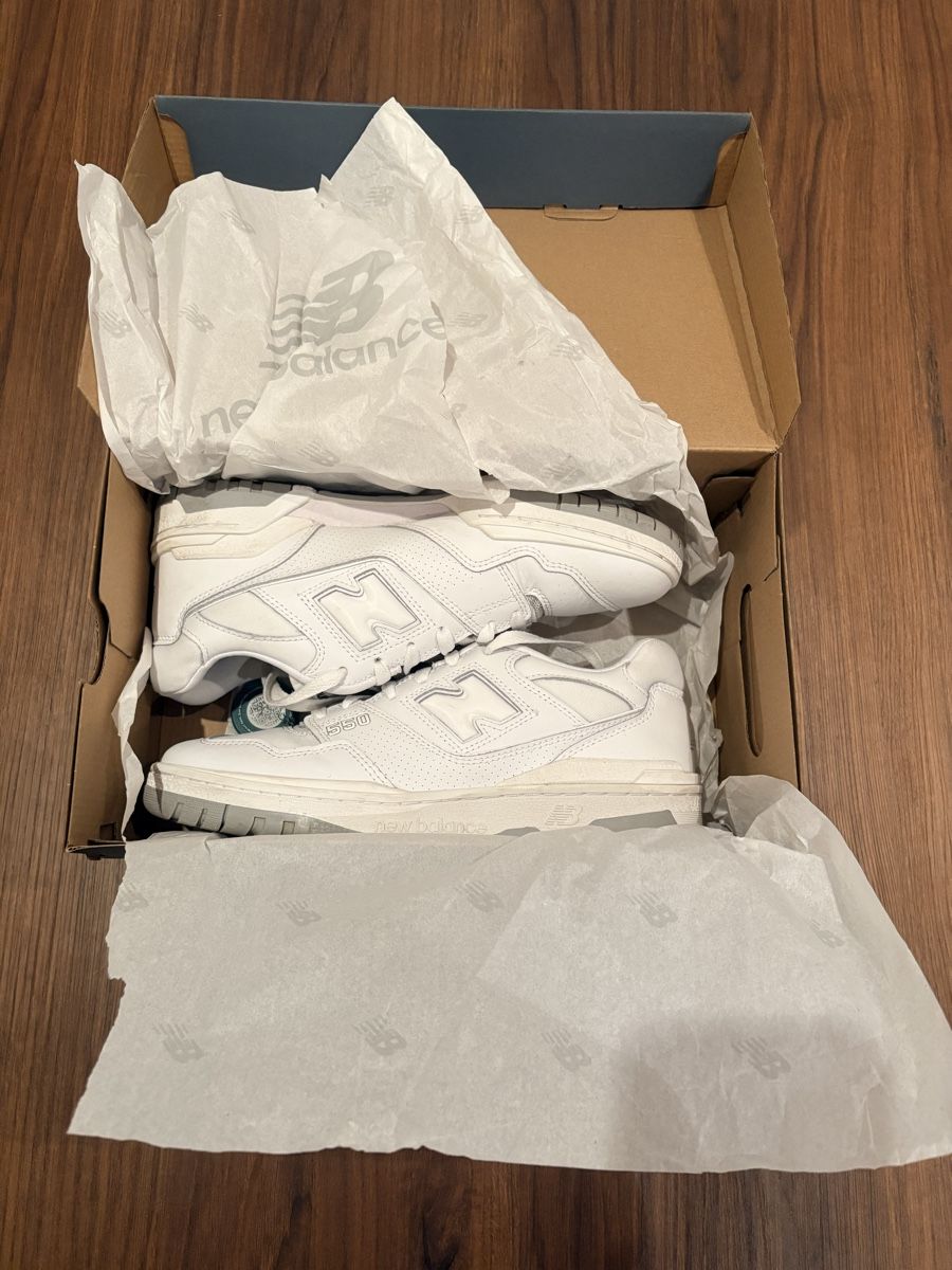 New Balance Scarpe da uomo: New Balance 550 white – Nuovo (secondo la descrizione) da Seengen venduto da Matrix2020 2