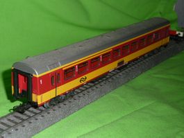 Niederländischer 1./2. Kl.- Wagen Märklin 4262 Nr 071-8 hz*