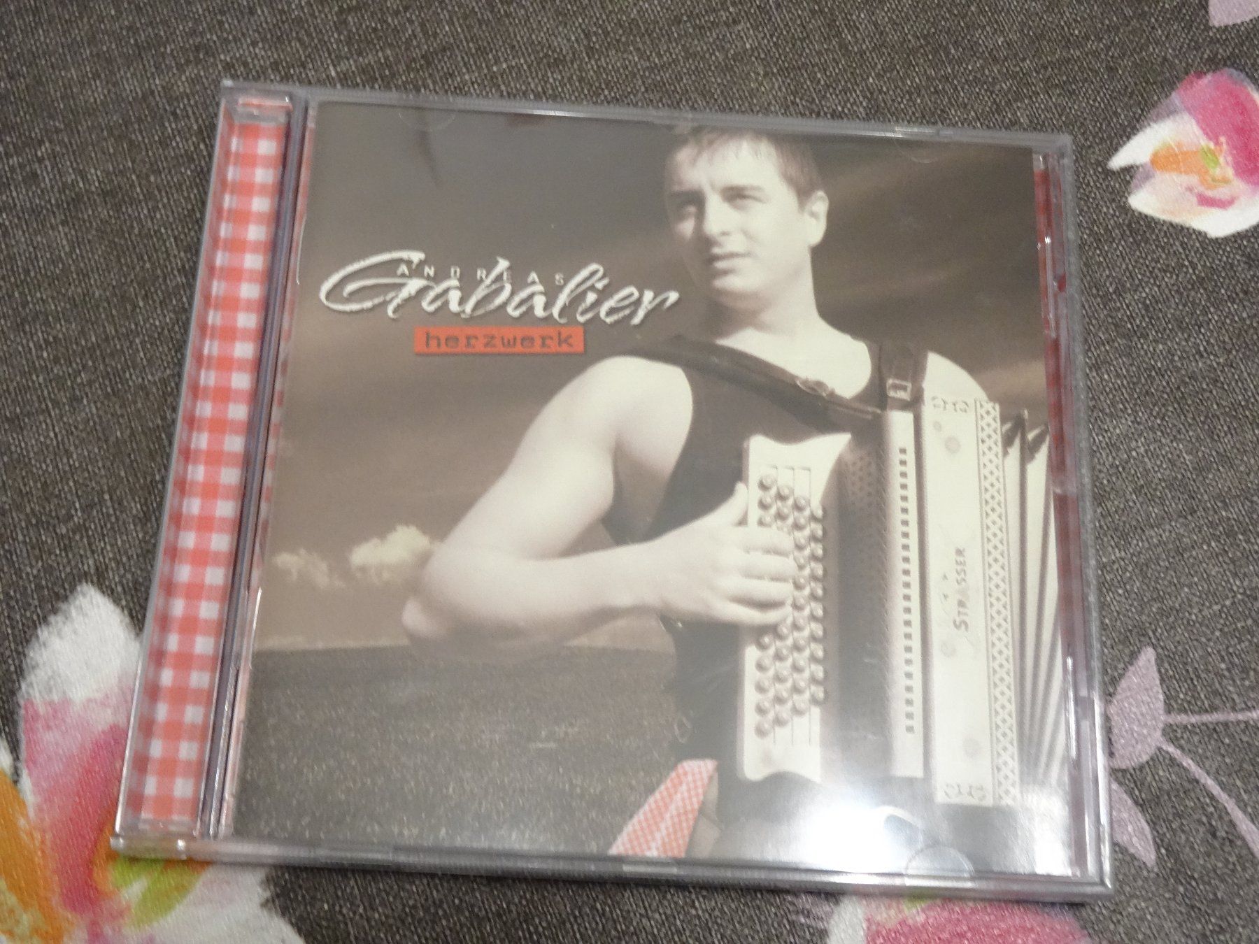CD: Andreas Gabalier - Herzwerk CD – Usato da Olten venduto da Disc-Ausverkauf