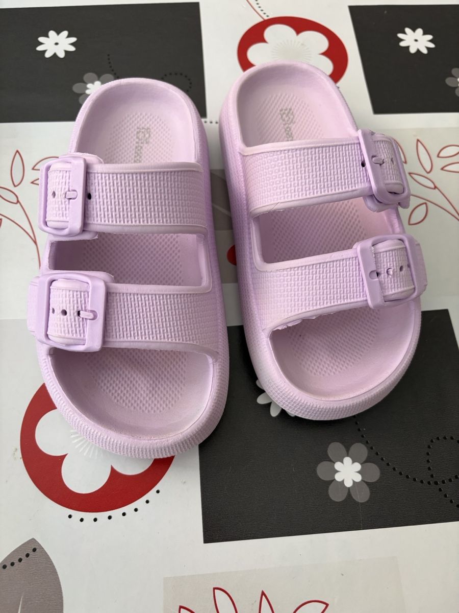 Scarpe per ragazze: Ciabatte estive lilla in gomma, numero 30 – Usato da Novazzano venduto da jen_hx8j