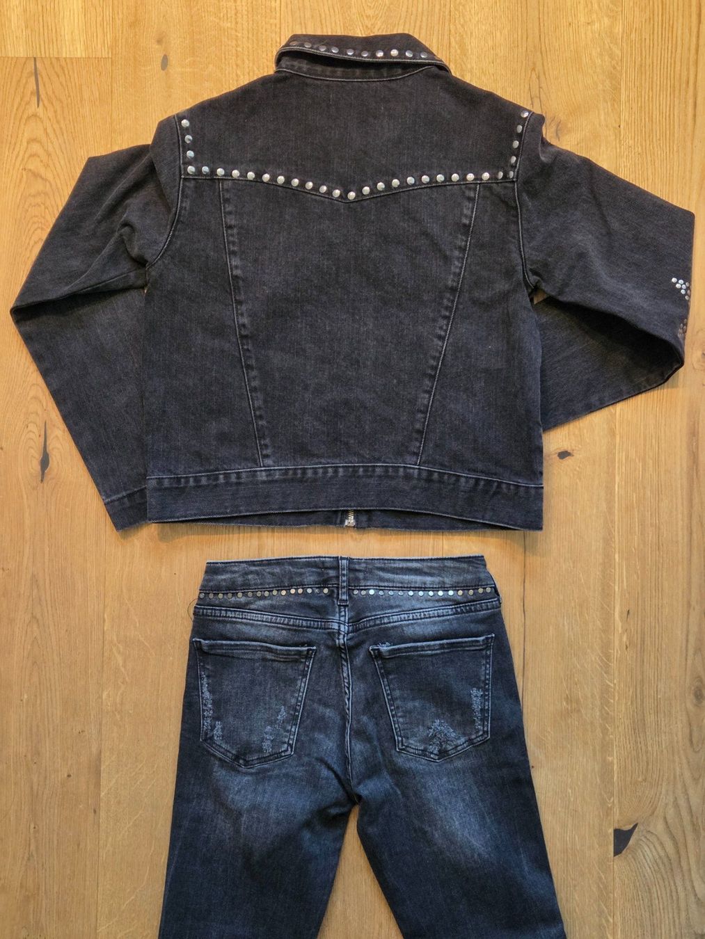 Lots de vêtements: Cooles Jeans SET mit Nietendetails – D'occasion à Emmen par GrabandGo 3