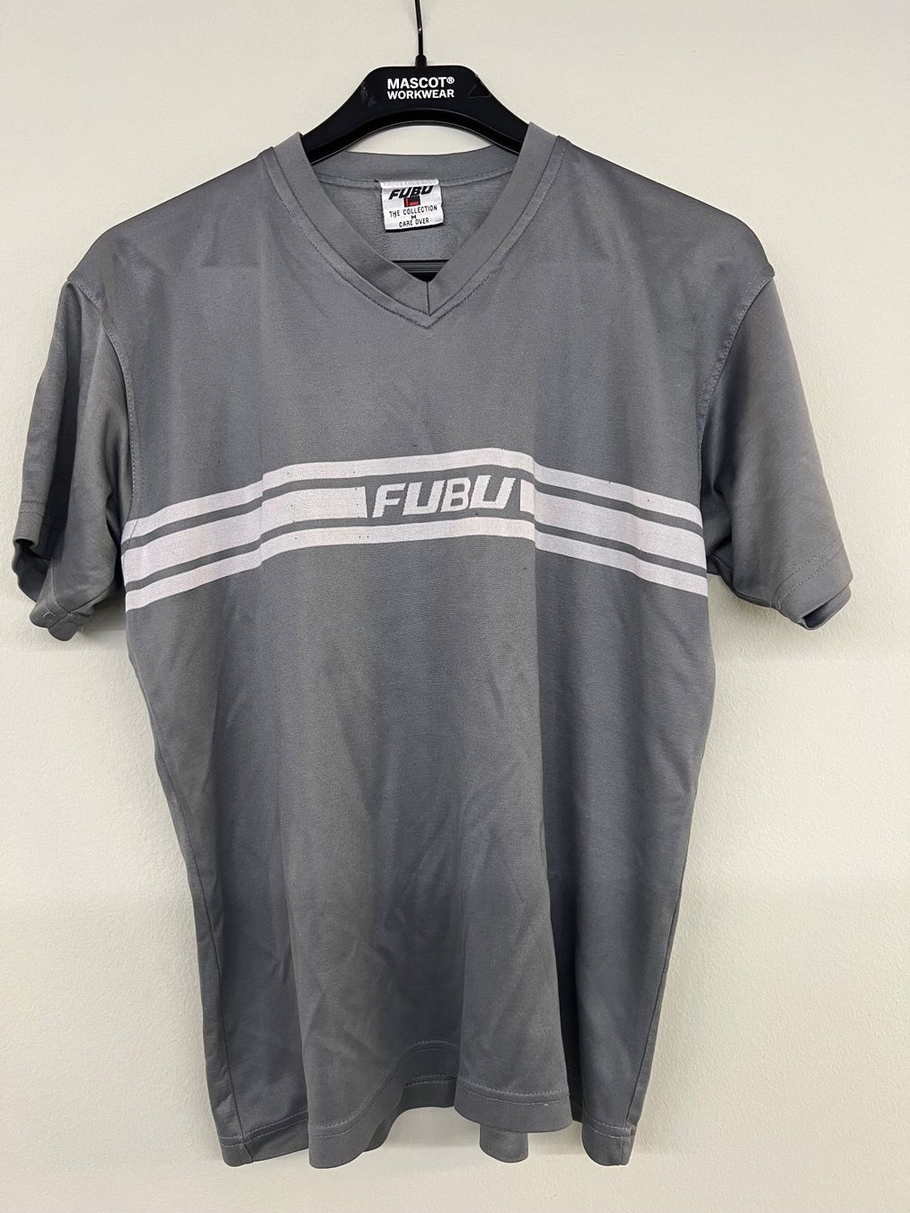 T-shirt: T-Shirt FUBU – Usato da Zürich venduto da pamleano