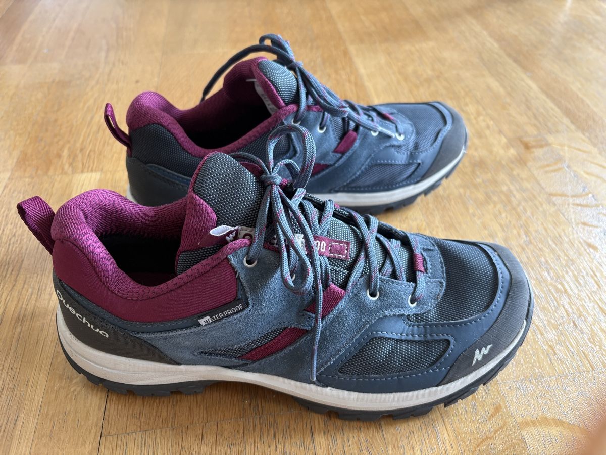 Scarpe da donna: Wanderschuhe Goretex / Wasserdicht – Nuovo (secondo la descrizione) da Zürich venduto da scrow 2
