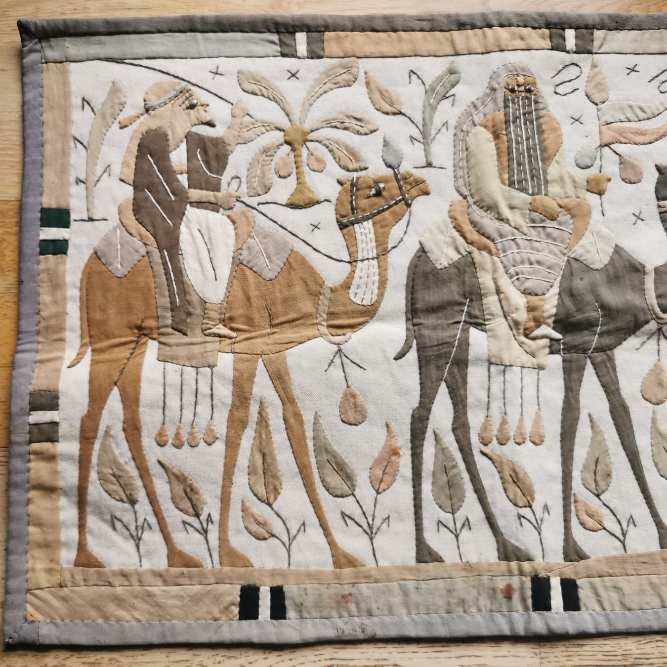 Tutte le decorazioni: Khayamiya - 142cm x 45cm - début 1900 - vintage – Usato da Marin-Epagnier venduto da Ebt99 2