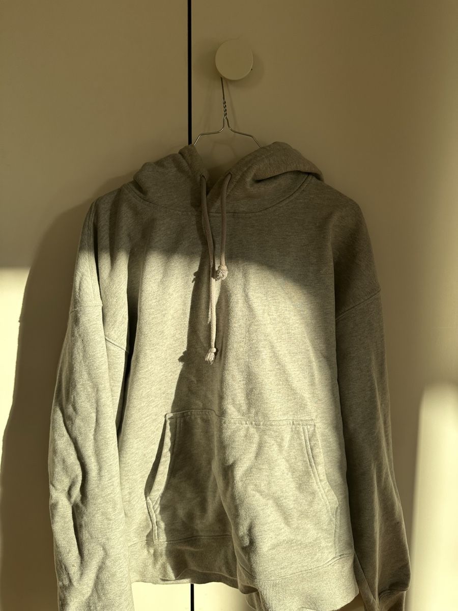 Maglioni & Felpe: Unknown London Sweater – Usato da Blonay venduto da lucy20102012 3