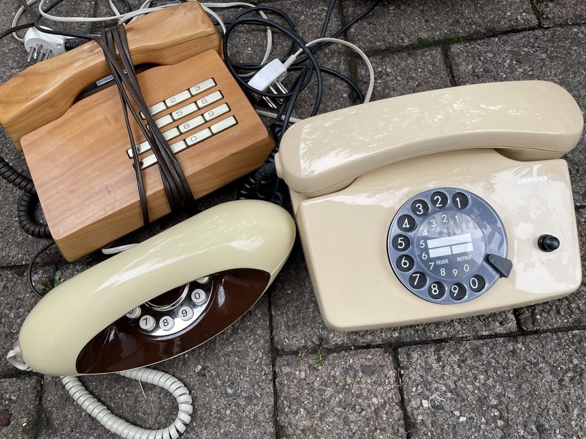 Telefoni: Alte Telefonapparate – Usato da Weisslingen venduto da Nerine
