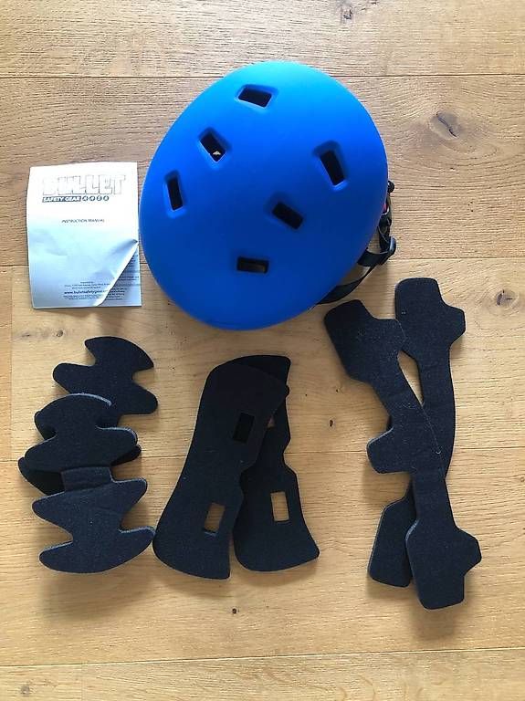 Caschi: Casque Bullet pour enfant – Usato da St-Sulpice VD venduto da Bleuorange