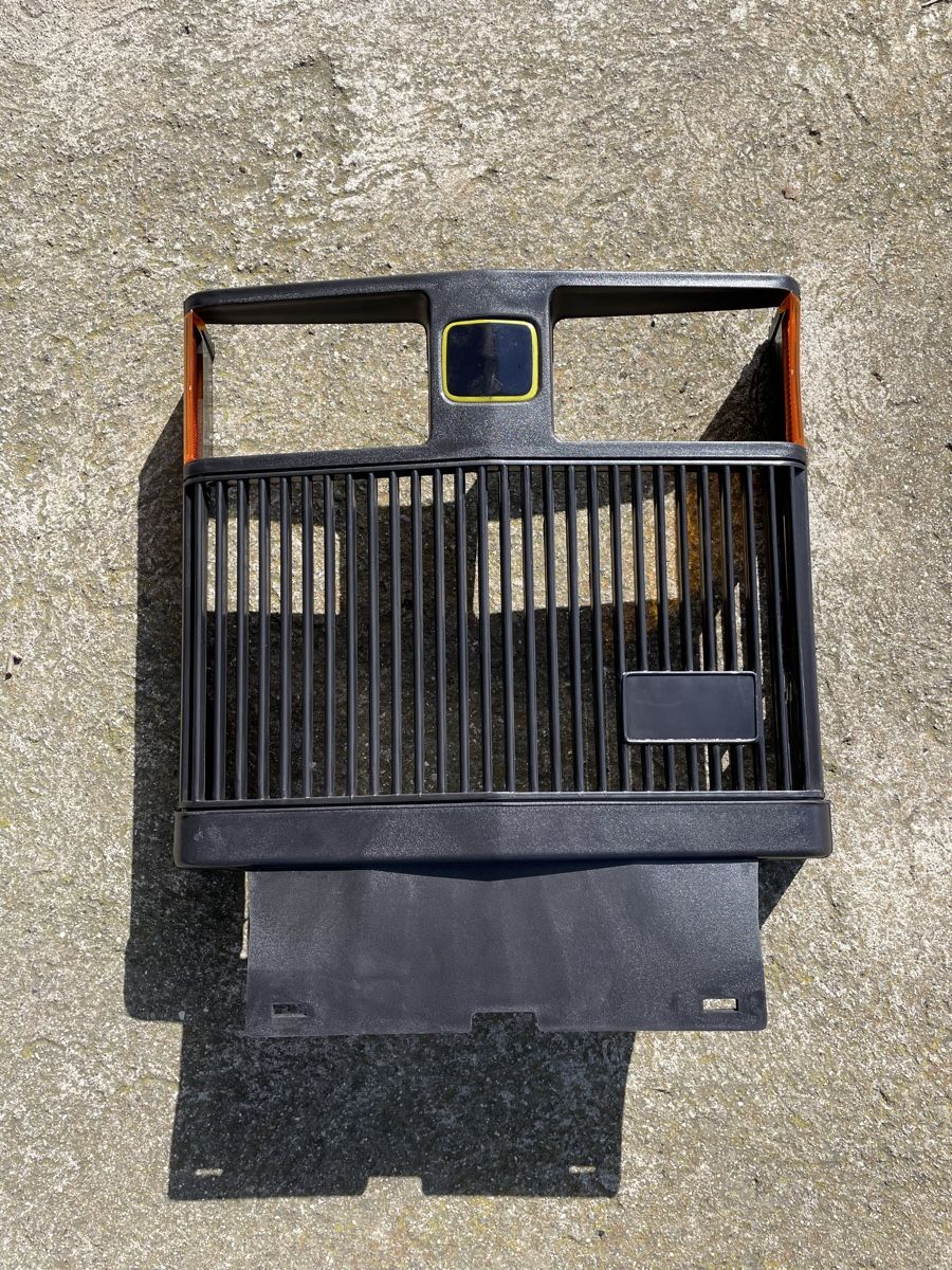 John Deere Trattori: John Deere Kühlergrill – Nuovo e nell'imballaggio originale da Zuzwil BE venduto da 3_meli_4