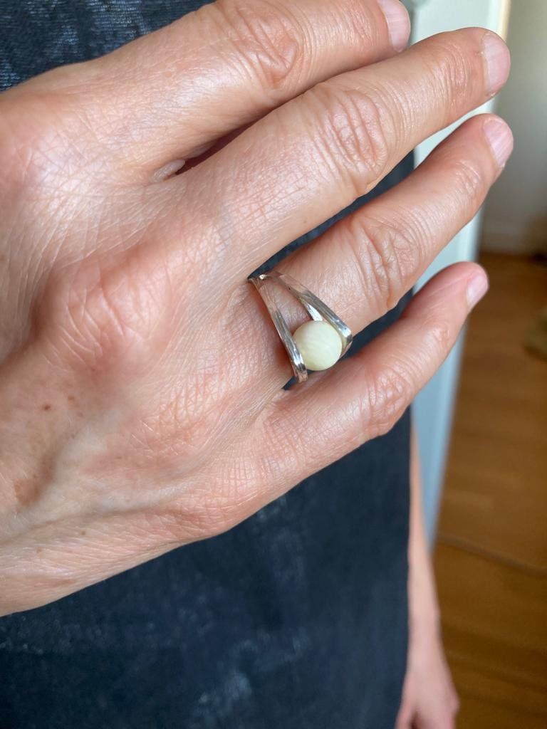 Ringe: Besonderer Silberring mit Kugel aus Bein Feines Design! – Gebraucht aus Luzern von _gluecksfund_ 5