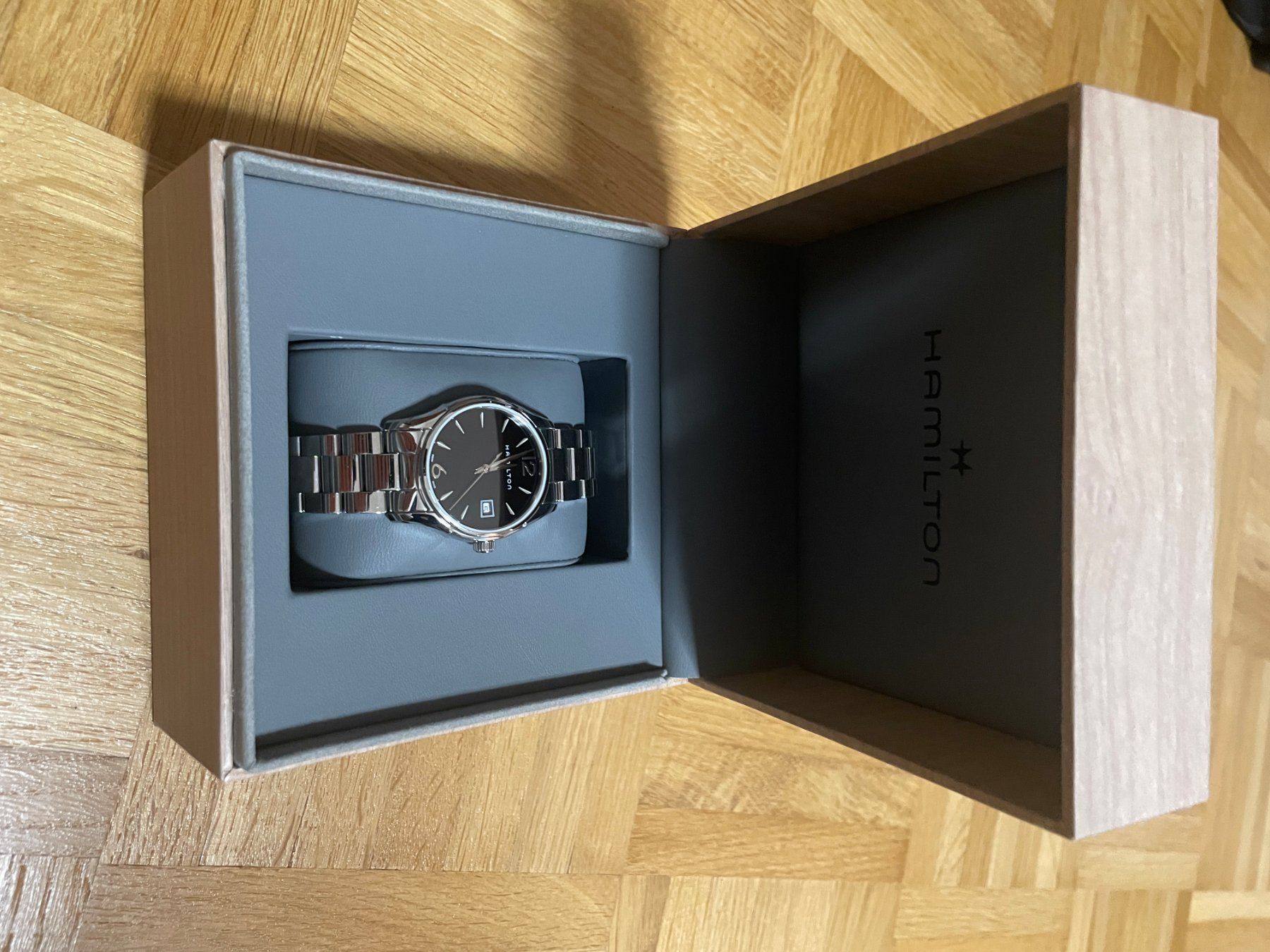 Hamilton Orologi: Frauenuhr Hamilton Jazzmaster Lady Quartz – Nuovo (secondo la descrizione) da Baden venduto da Alvin.