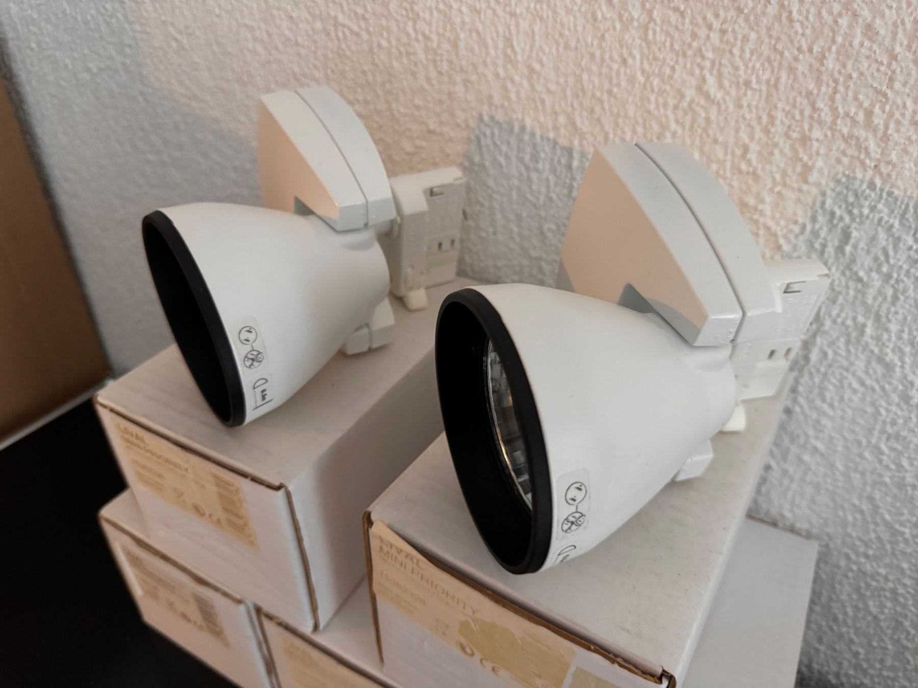 Lampade: 5 Stück Lival Mini Priority Schienenstrahler – Nuovo e nell'imballaggio originale da Wilderswil venduto da Renaissance1 3