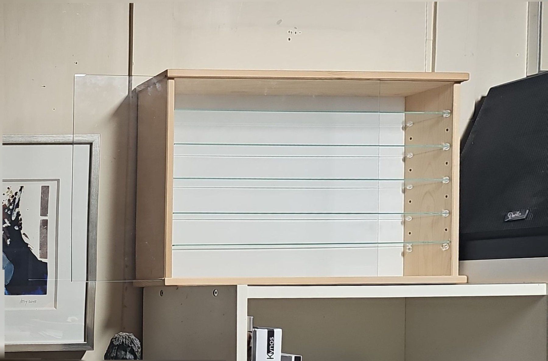 Vitrinen: Wandvitrine mit 5 Tablaren – Gebraucht aus Rüti ZH von Paikea3 2