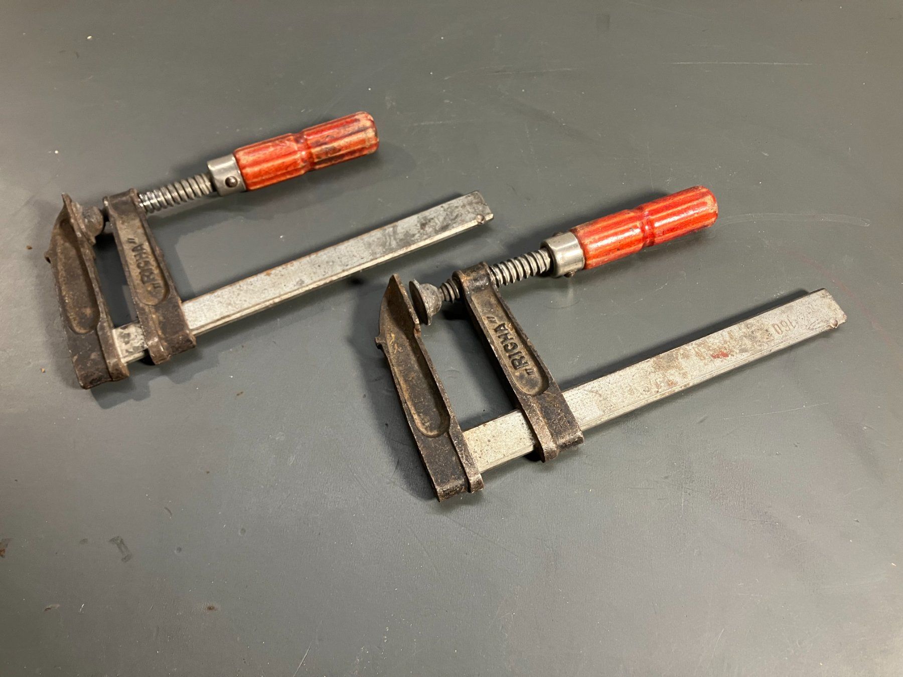 Tutti gli attrezzi: 2St. Profi Schraubzwingen ca. 235mm lang ab 1.- – Usato da Lichtensteig venduto da Buy24International 1