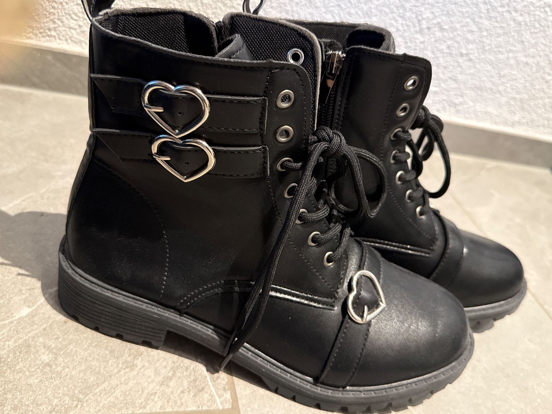 Scarpe da donna: Stiefeletten Schuhe Gr. 39 – Nuovo (secondo la descrizione) da Amriswil venduto da used2use