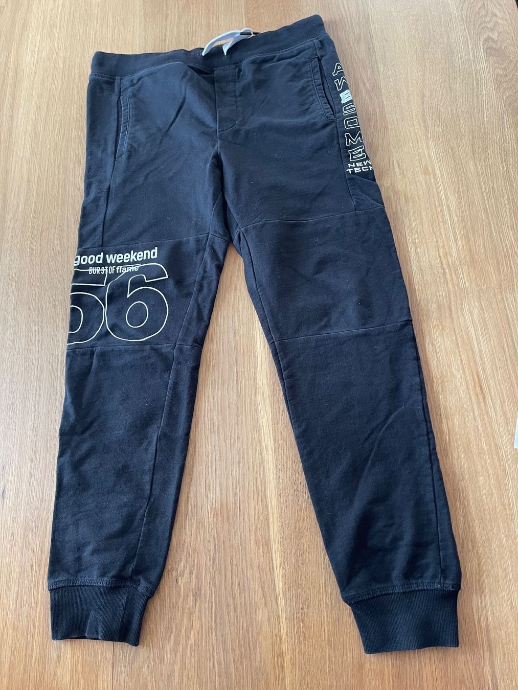 Pantaloni: schwarze Trainerhose Grösse 158 – Nuovo (secondo la descrizione) da Wil SG venduto da WauWauBoutique
