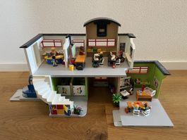 Playmobil 9453 City Life Grosse Schule / Furnished School