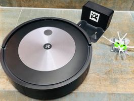 iRobot Roomba j7 Inkl. Ladestation und Zubehör