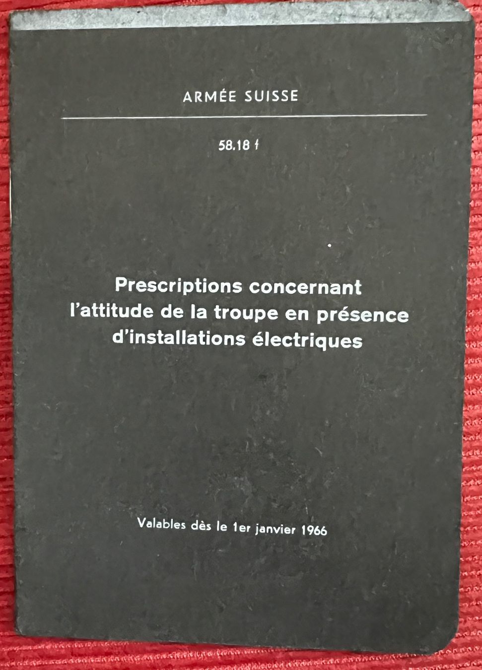 Bücher: l'attitude troupe présence d'installations électrique – Gebraucht aus Nyon von 65d45