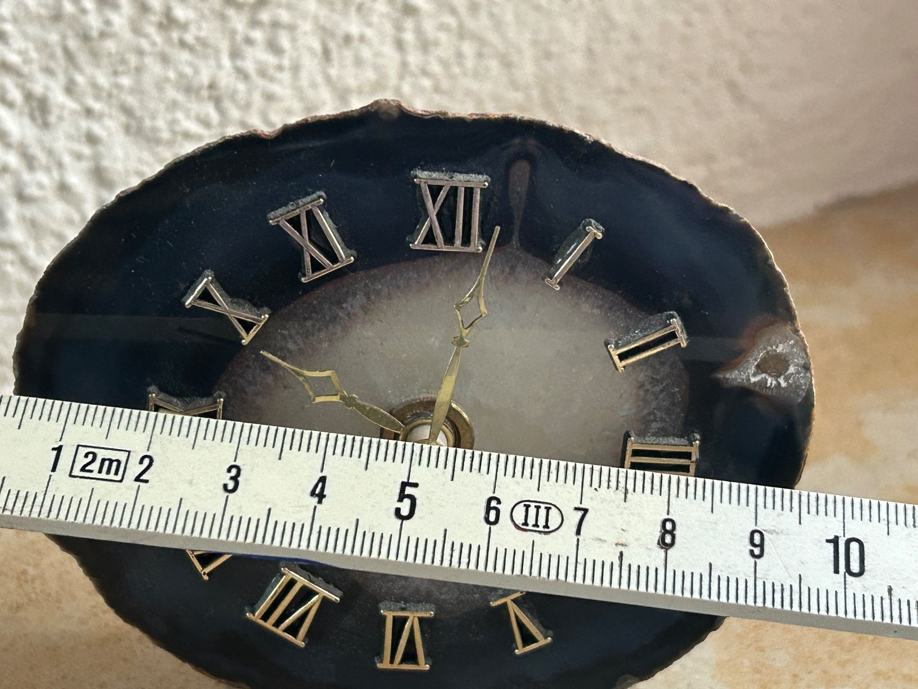 Pendules & Horloges murales: Edle Tischuhr aus Achatscheibe – D'occasion à Dittingen par Bellevista 3