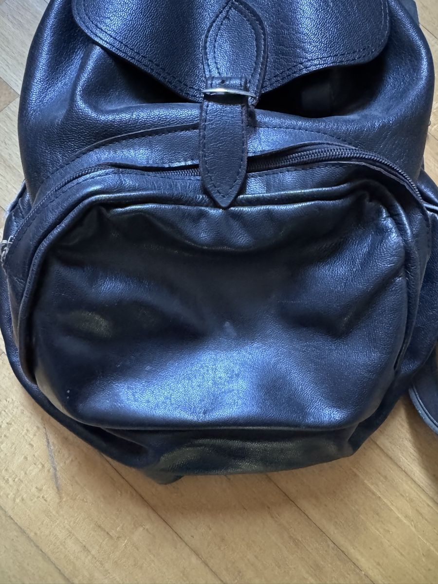 Rucksäcke: Rucksack Leder schwarz gebraucht – Gebraucht aus Luzern von RoRoFriday 1