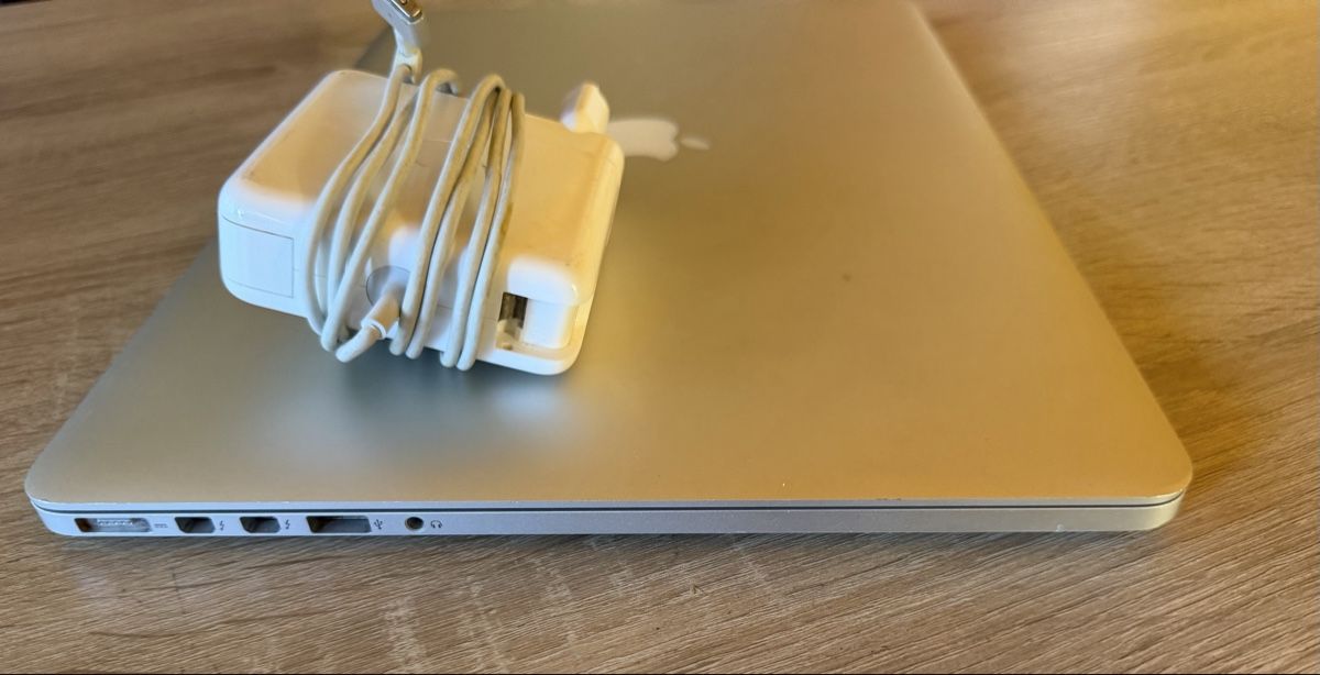 Apple Portables: MacBook pro 15 inch – D'occasion à Dulliken par Erfolgreich05 3