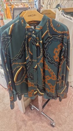 MARC CAINN - Edel-Bluse mit Kettenmotiv / N2