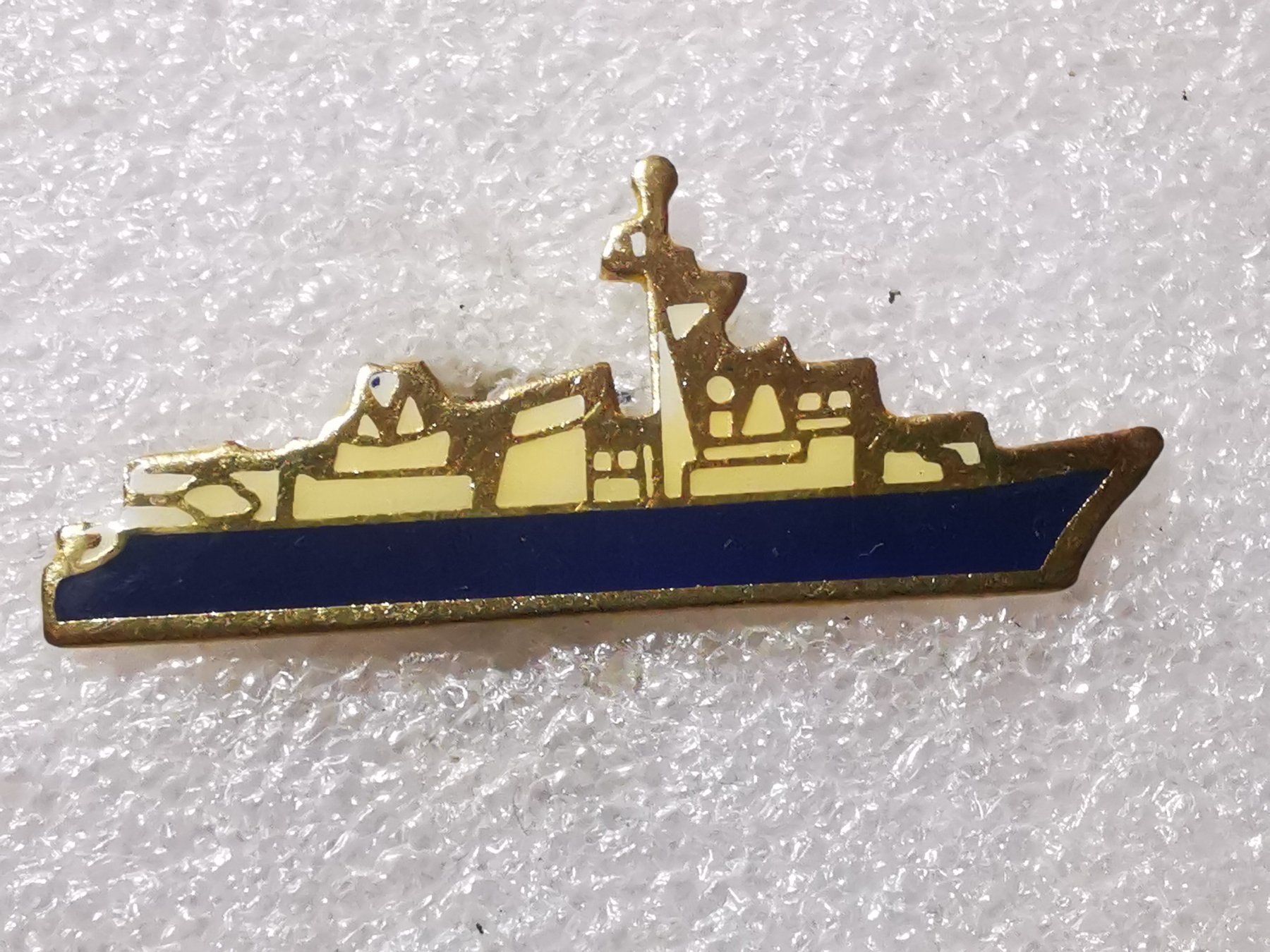 Plaketten & Abzeichen: Ansteckpin 116: Schiff – Gebraucht aus Oppligen von Pin-Fall-Shop