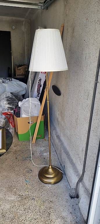 Lampes: Stehlampe – D'occasion à St. Gallen par Marianal123