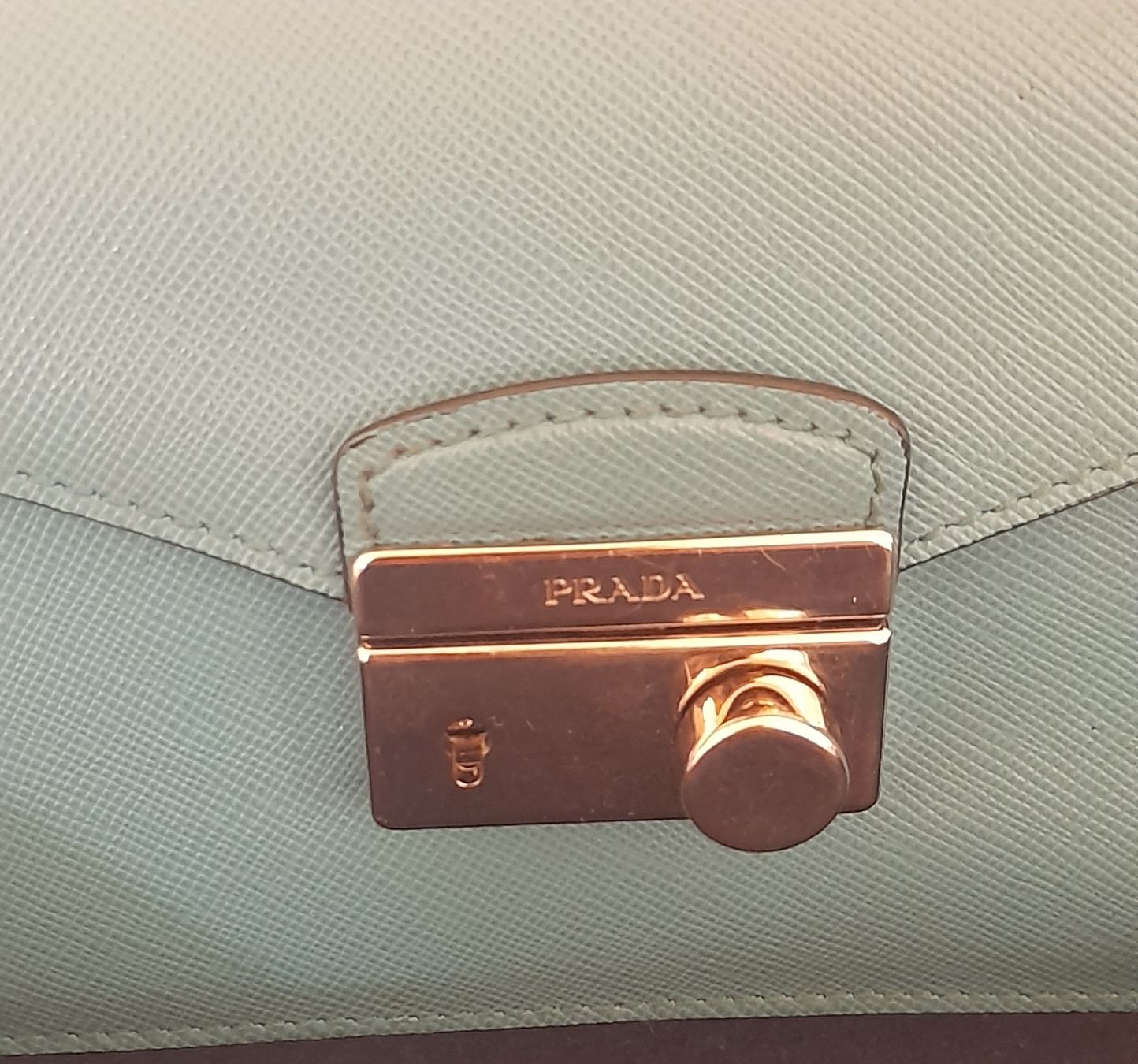 Prada Taschen für Damen: Sac PRADA En cuir – Gebraucht aus Lausanne von Glam-Luxe 3